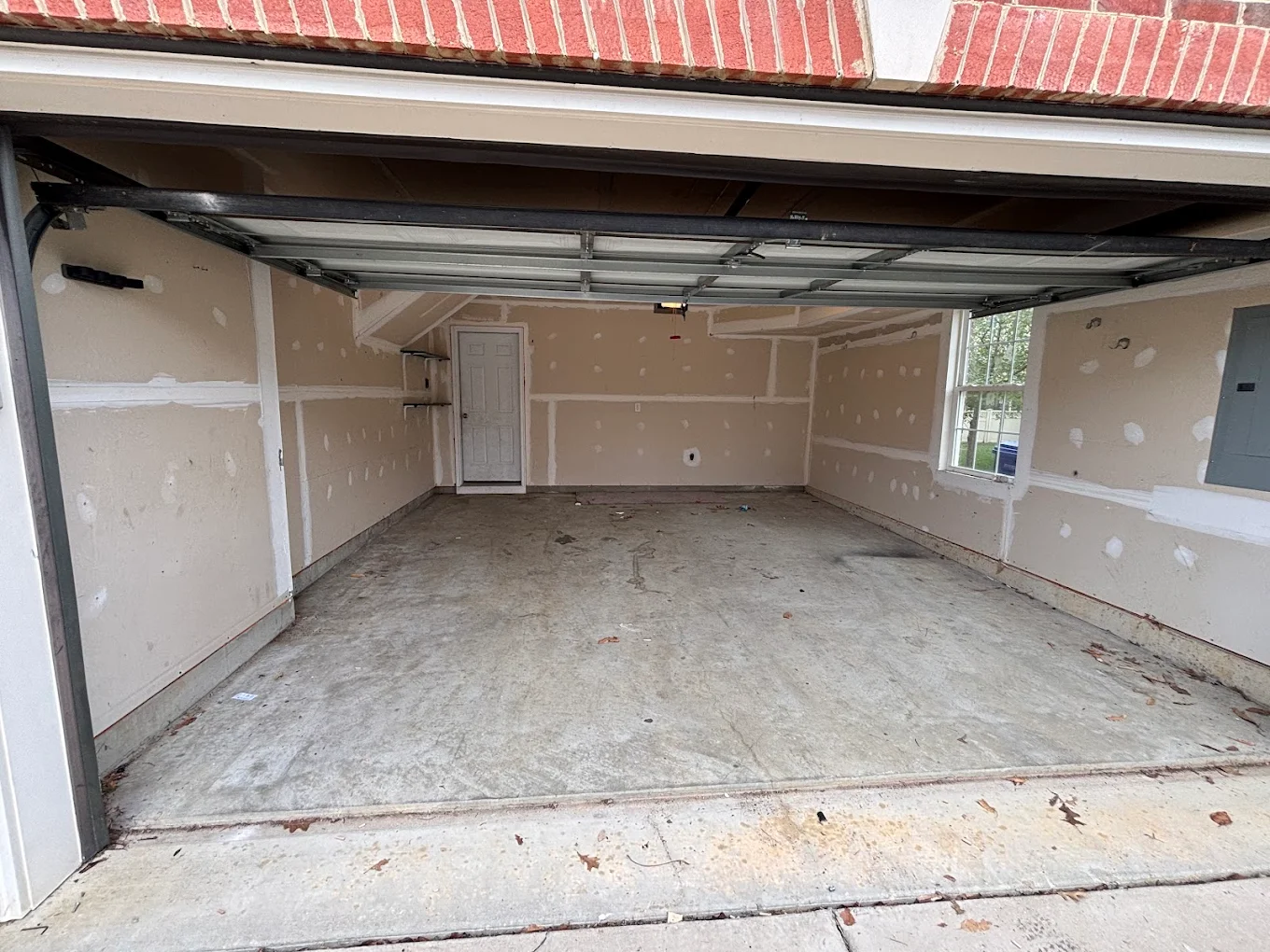 Garage fully cleared after Hauling Hawk service